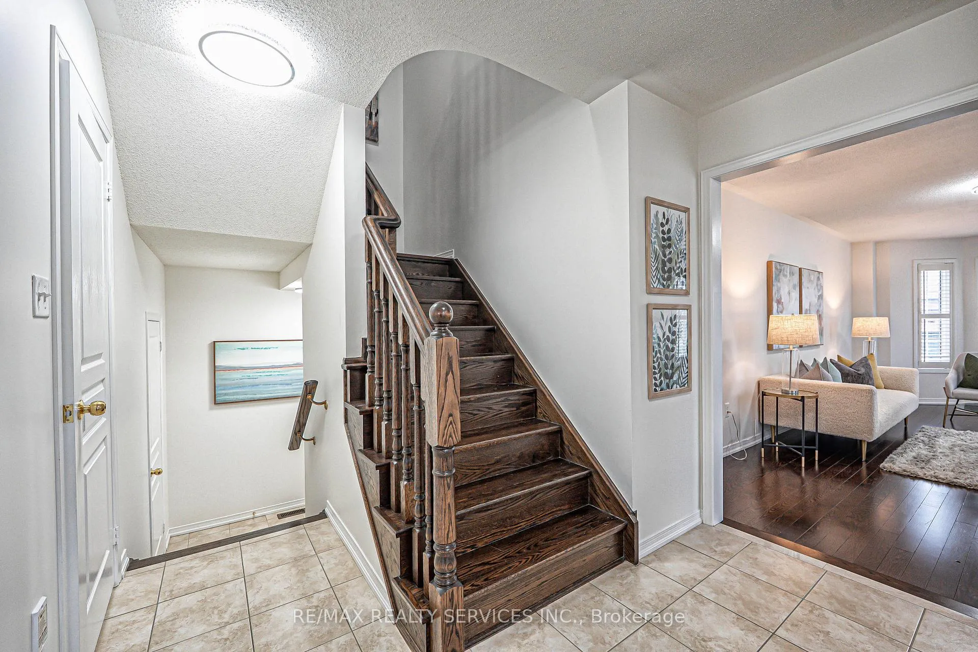 Photo 5 of 9 Delport Close, Brampton, Bram East — HOMEH