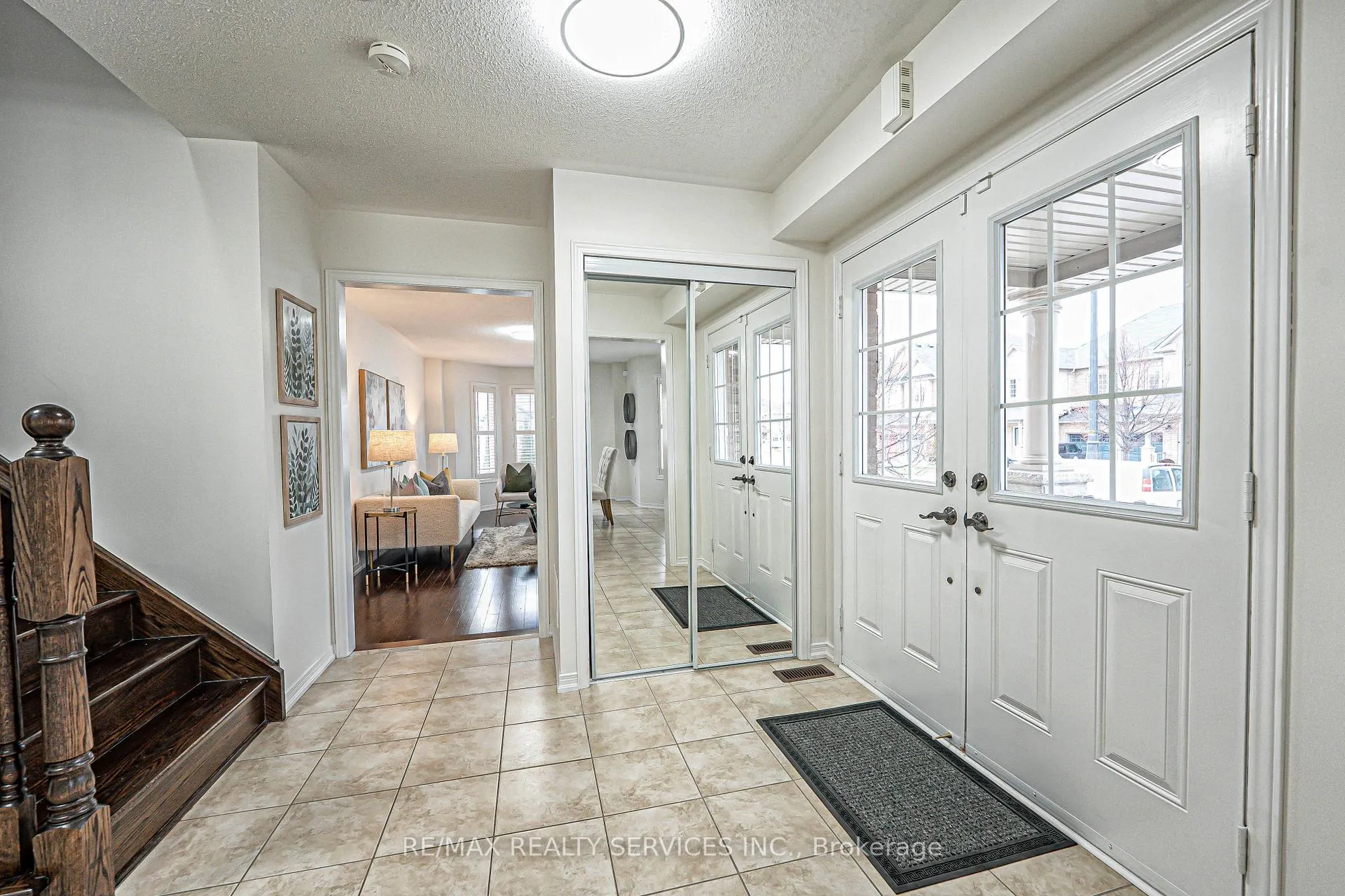 Photo 6 of 9 Delport Close, Brampton, Bram East — HOMEH
