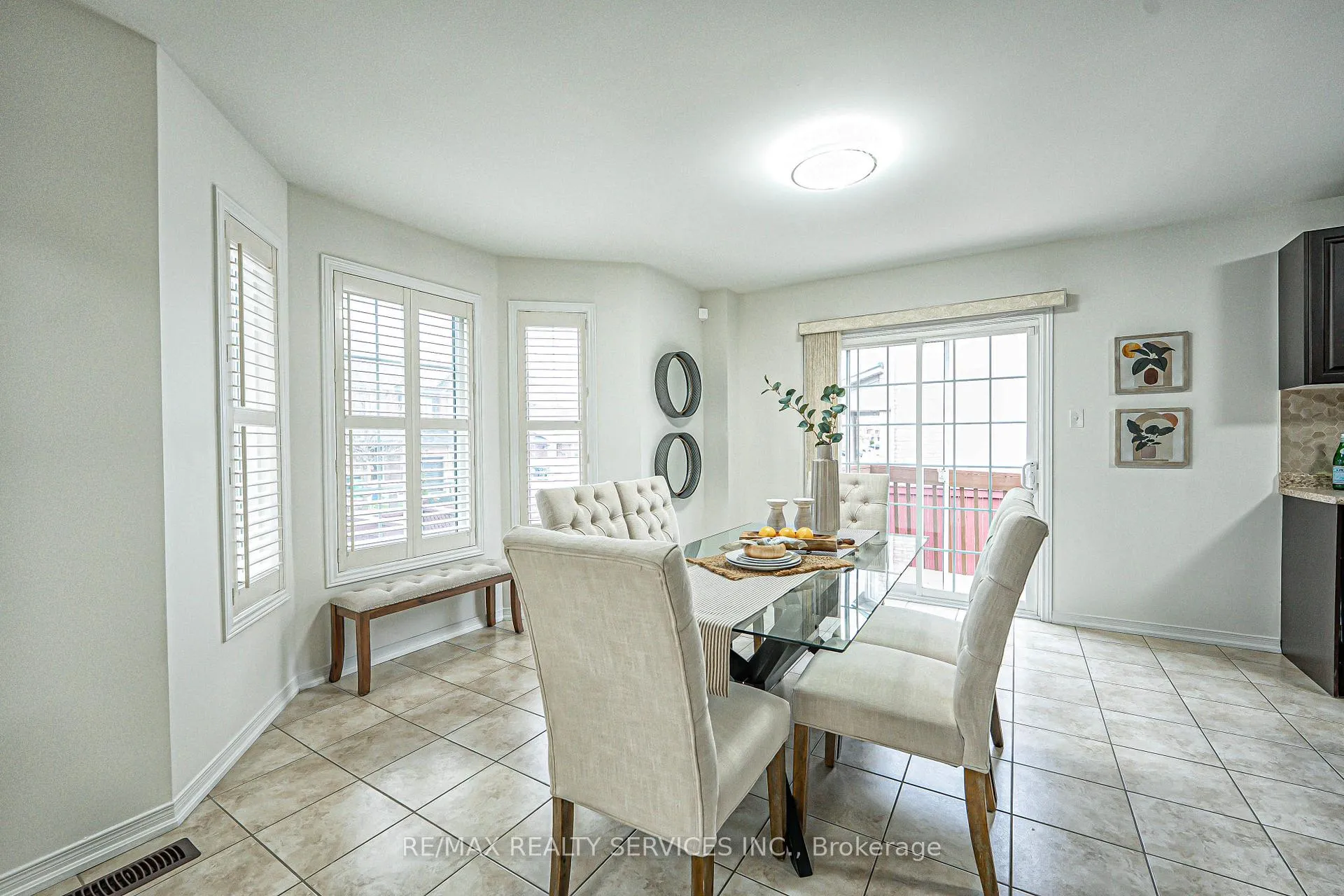 Photo 11 of 9 Delport Close, Brampton, Bram East — HOMEH
