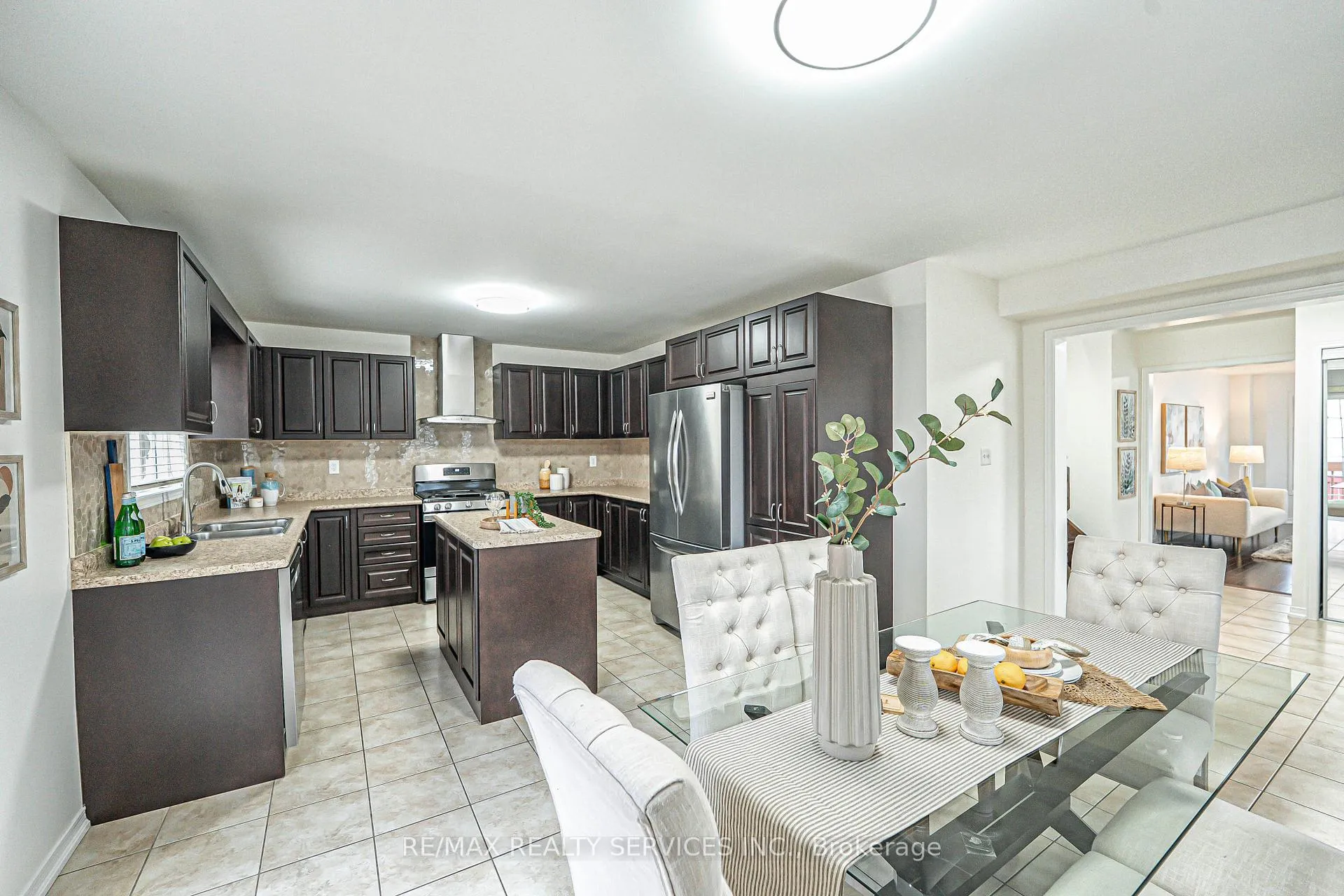 Photo 15 of 9 Delport Close, Brampton, Bram East — HOMEH
