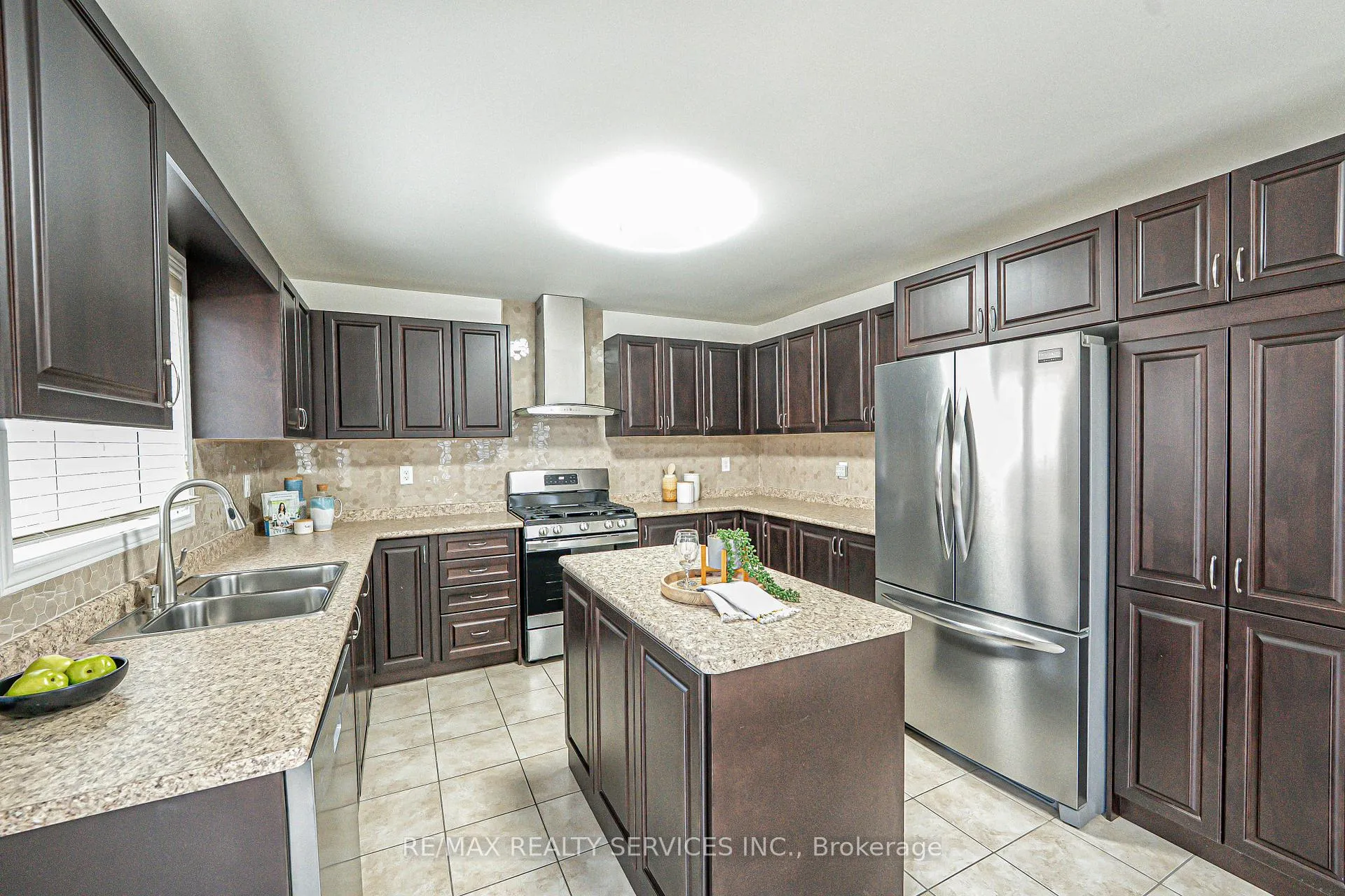 Photo 17 of 9 Delport Close, Brampton, Bram East — HOMEH