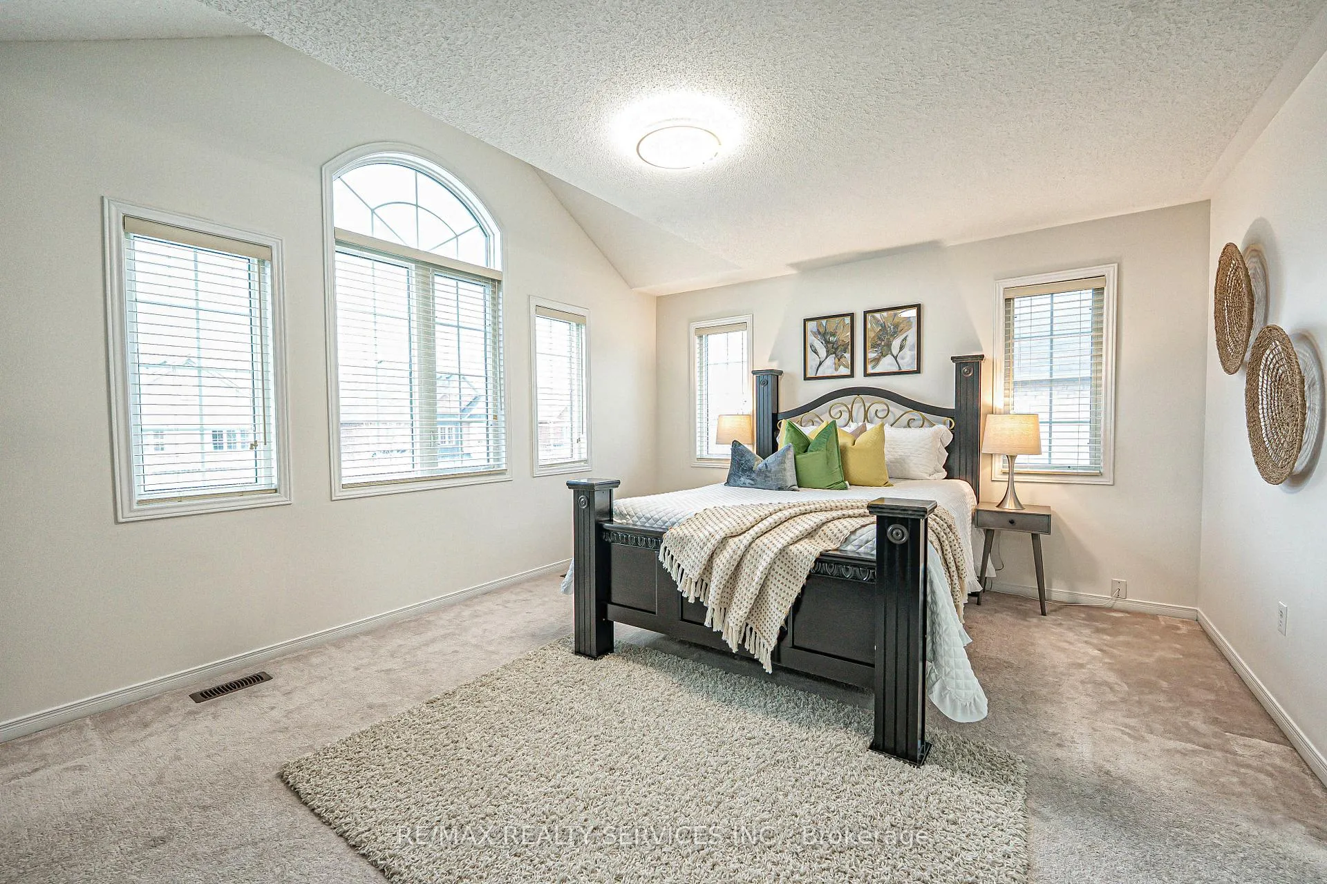 Photo 23 of 9 Delport Close, Brampton, Bram East — HOMEH