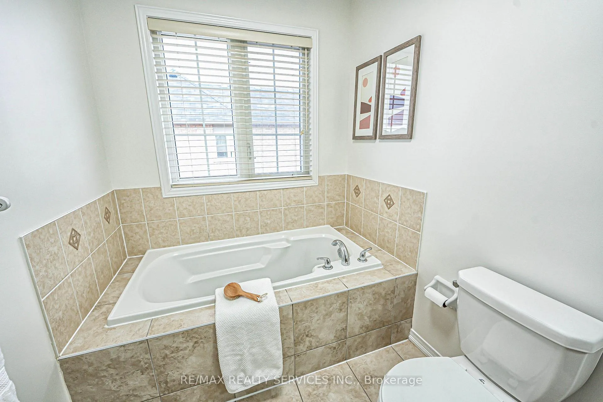Photo 28 of 9 Delport Close, Brampton, Bram East — HOMEH