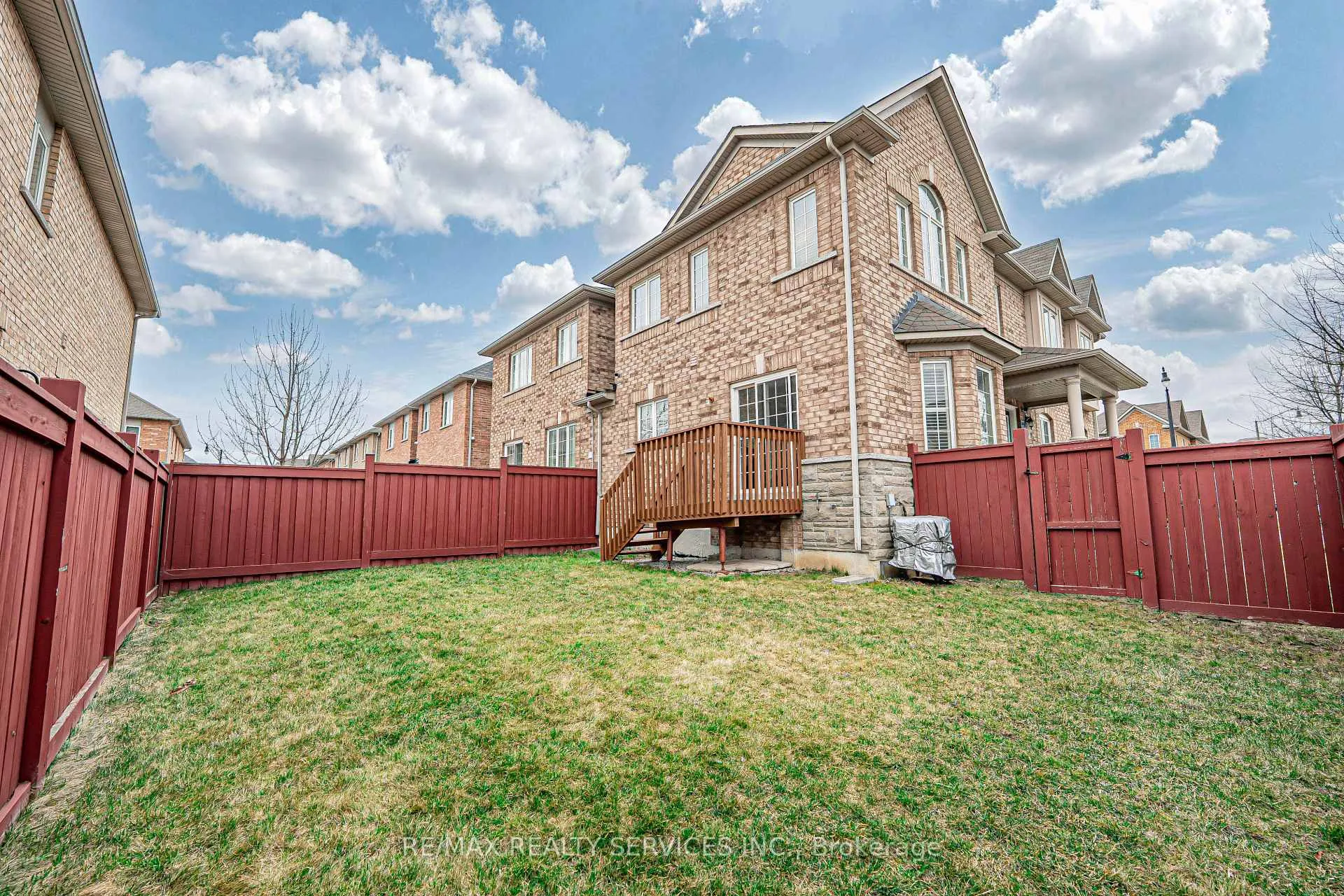 Photo 39 of 9 Delport Close, Brampton, Bram East — HOMEH