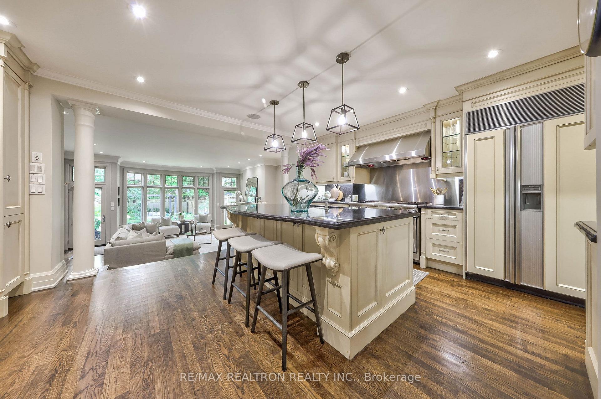 Photo 6 of 43 Joicey Boulevard, Toronto, Bedford Park-Nortown — HOMEH