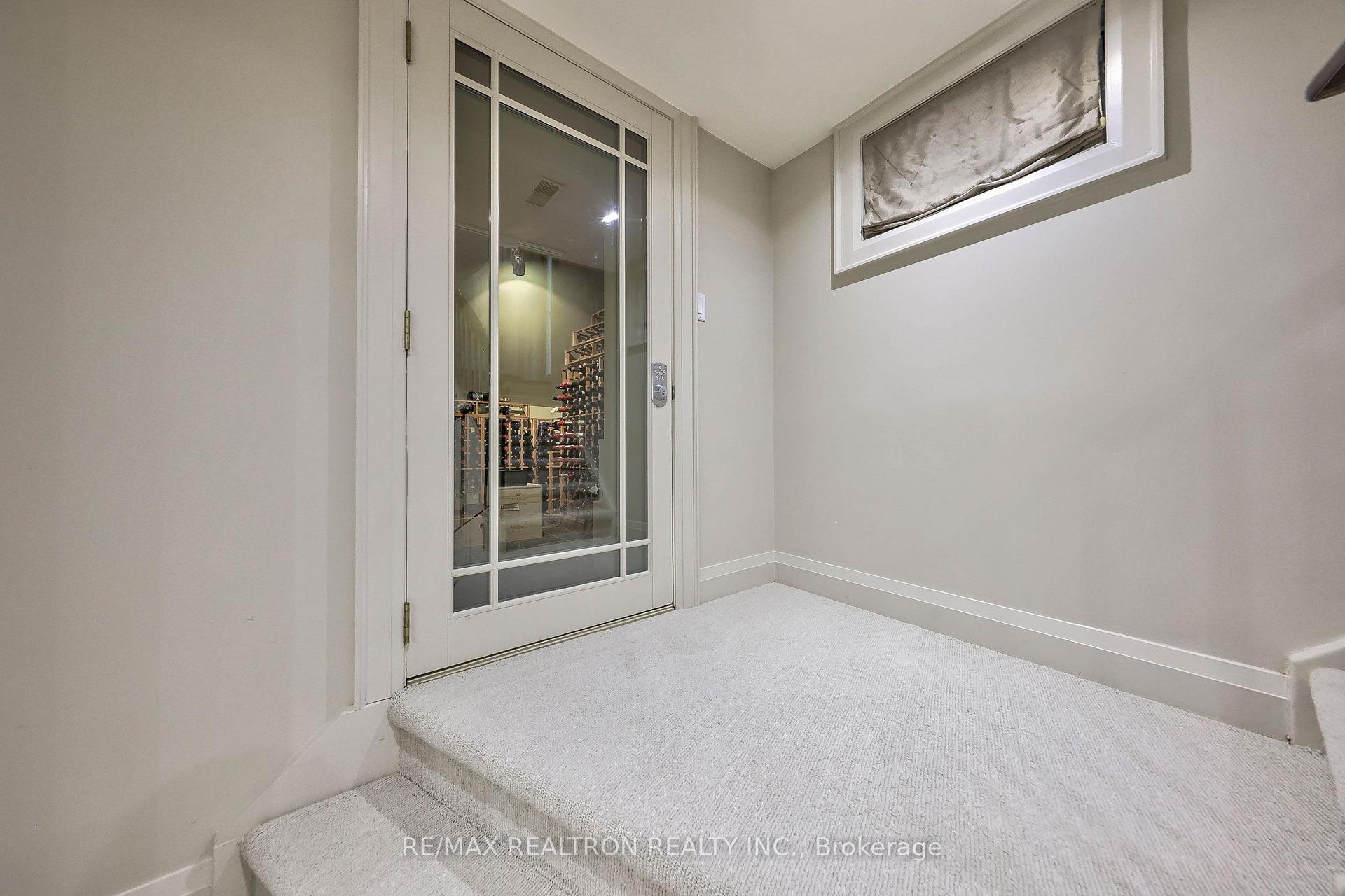 Photo 22 of 43 Joicey Boulevard, Toronto, Bedford Park-Nortown — HOMEH