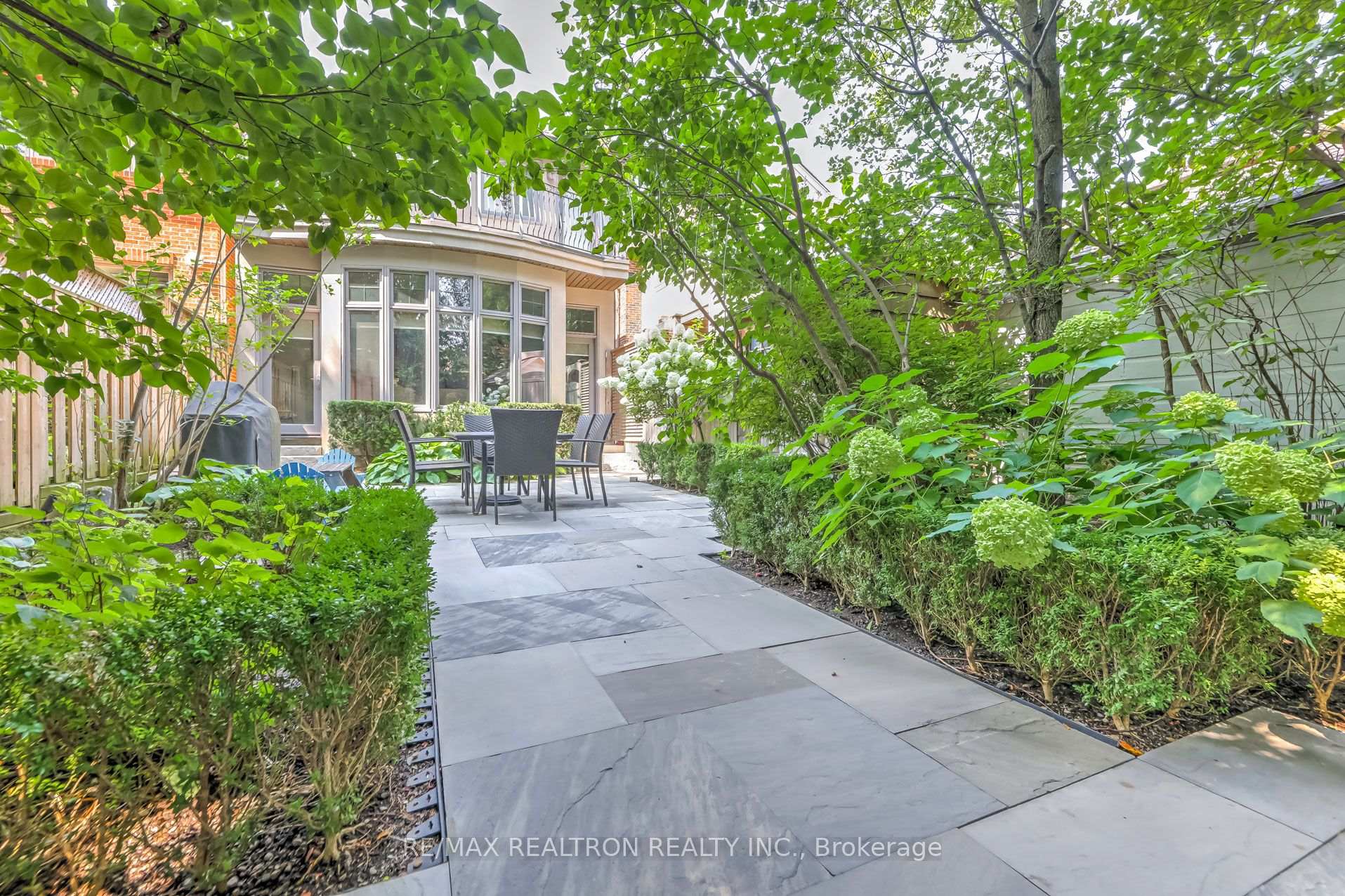 Photo 33 of 43 Joicey Boulevard, Toronto, Bedford Park-Nortown — HOMEH