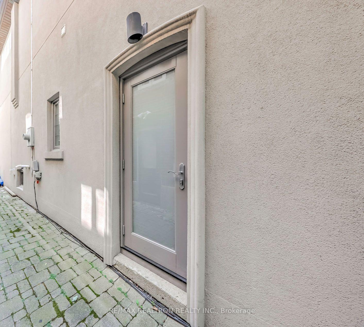 Photo 34 of 43 Joicey Boulevard, Toronto, Bedford Park-Nortown — HOMEH