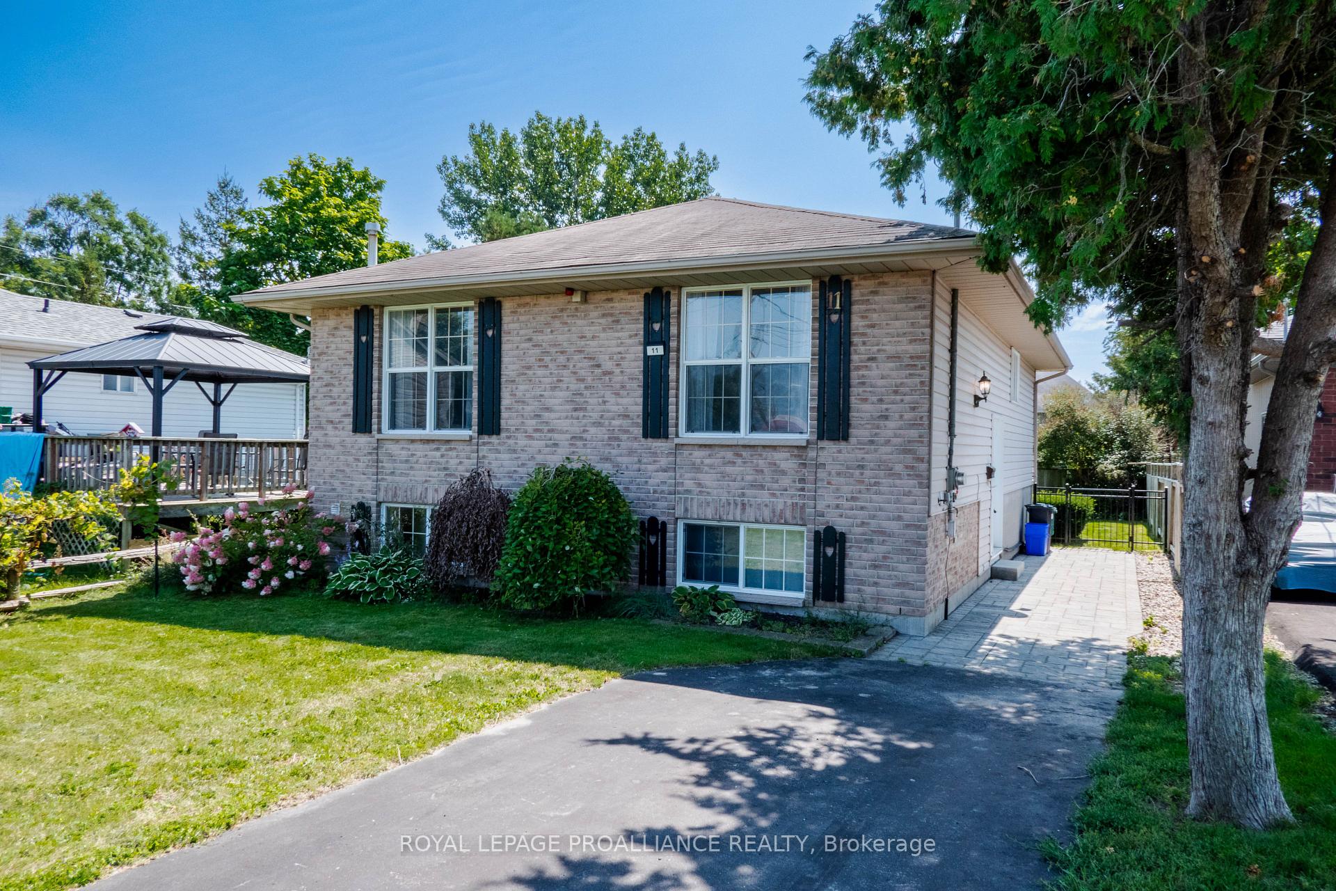 Photo 3 of 11 Carrying Place Road, Quinte West, Trenton Ward — HOMEH