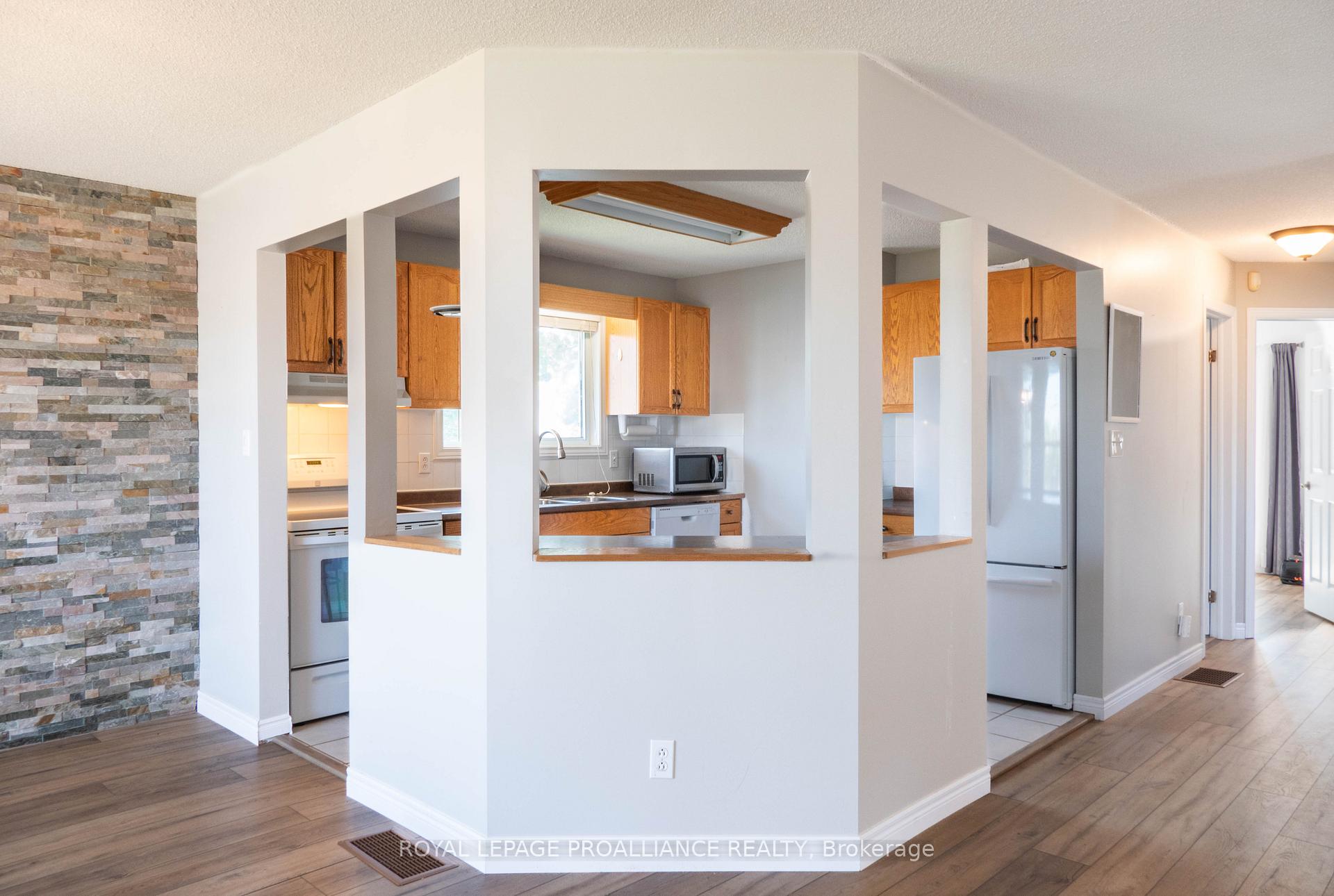 Photo 8 of 11 Carrying Place Road, Quinte West, Trenton Ward — HOMEH