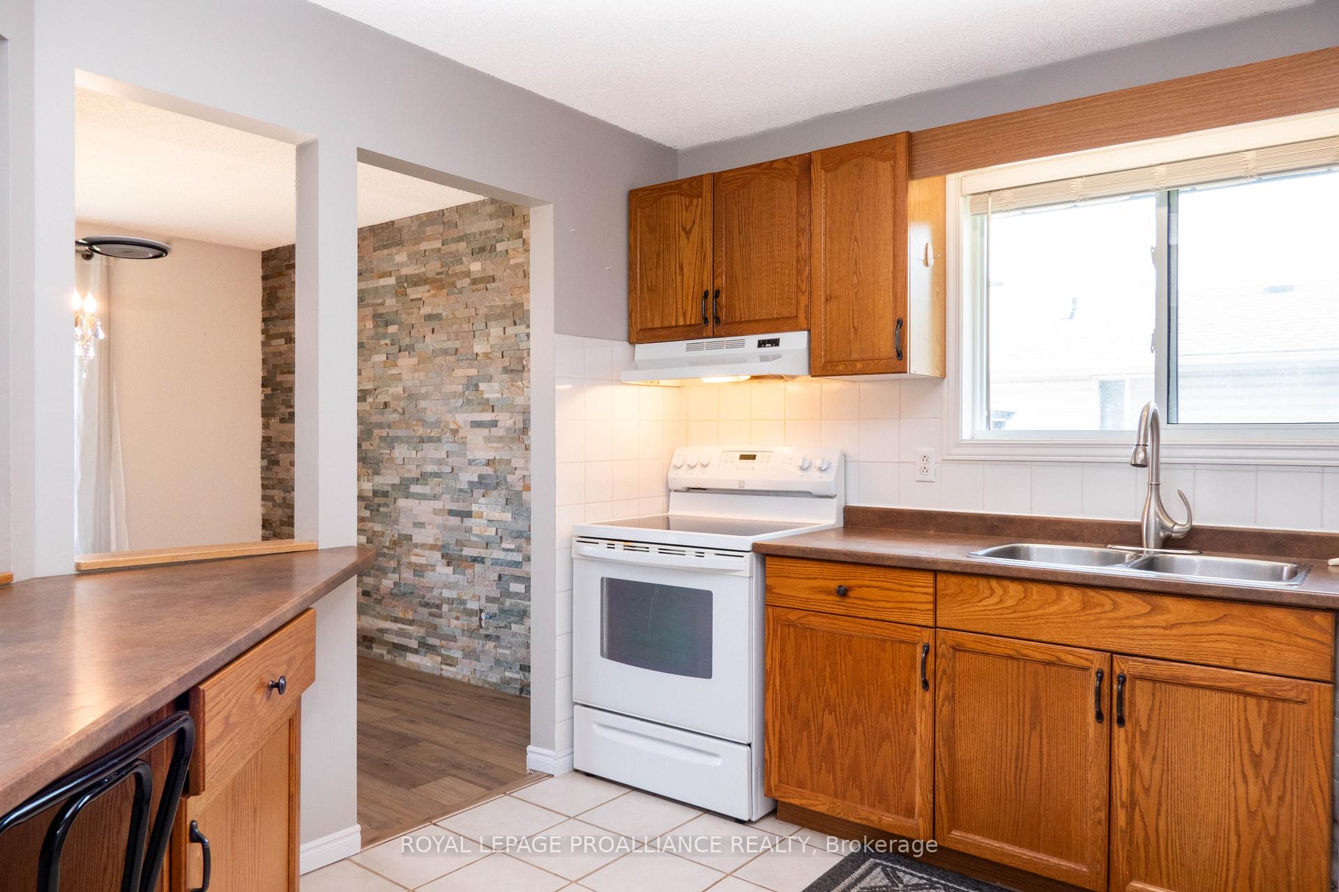 Photo 15 of 11 Carrying Place Road, Quinte West, Trenton Ward — HOMEH