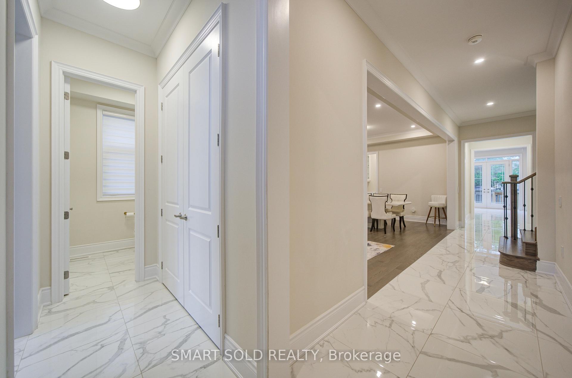Photo 8 of 2 Menotti Drive, Richmond Hill, Oak Ridges — HOMEH