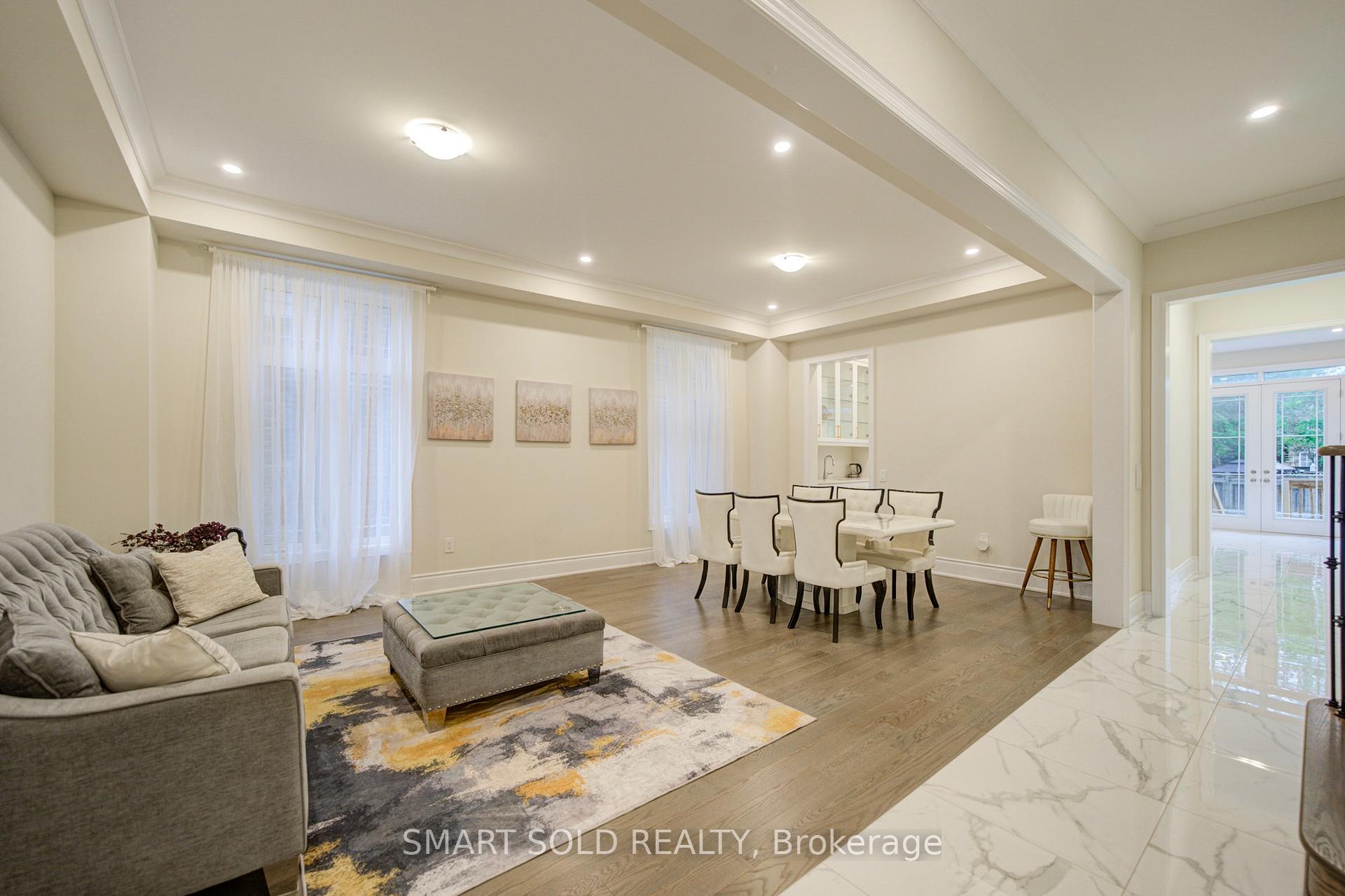 Photo 9 of 2 Menotti Drive, Richmond Hill, Oak Ridges — HOMEH