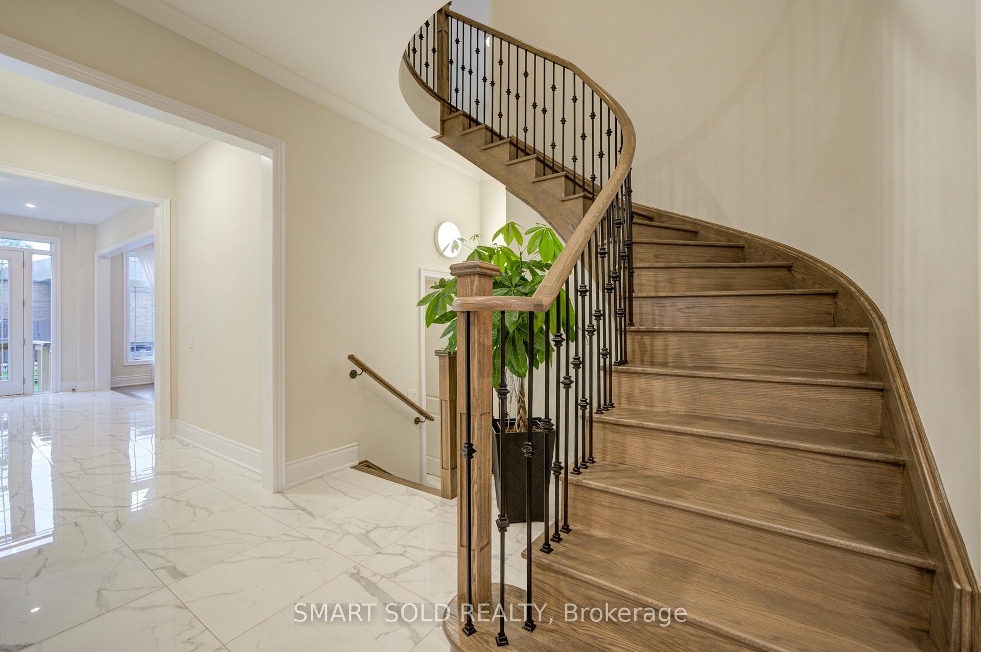 Photo 10 of 2 Menotti Drive, Richmond Hill, Oak Ridges — HOMEH