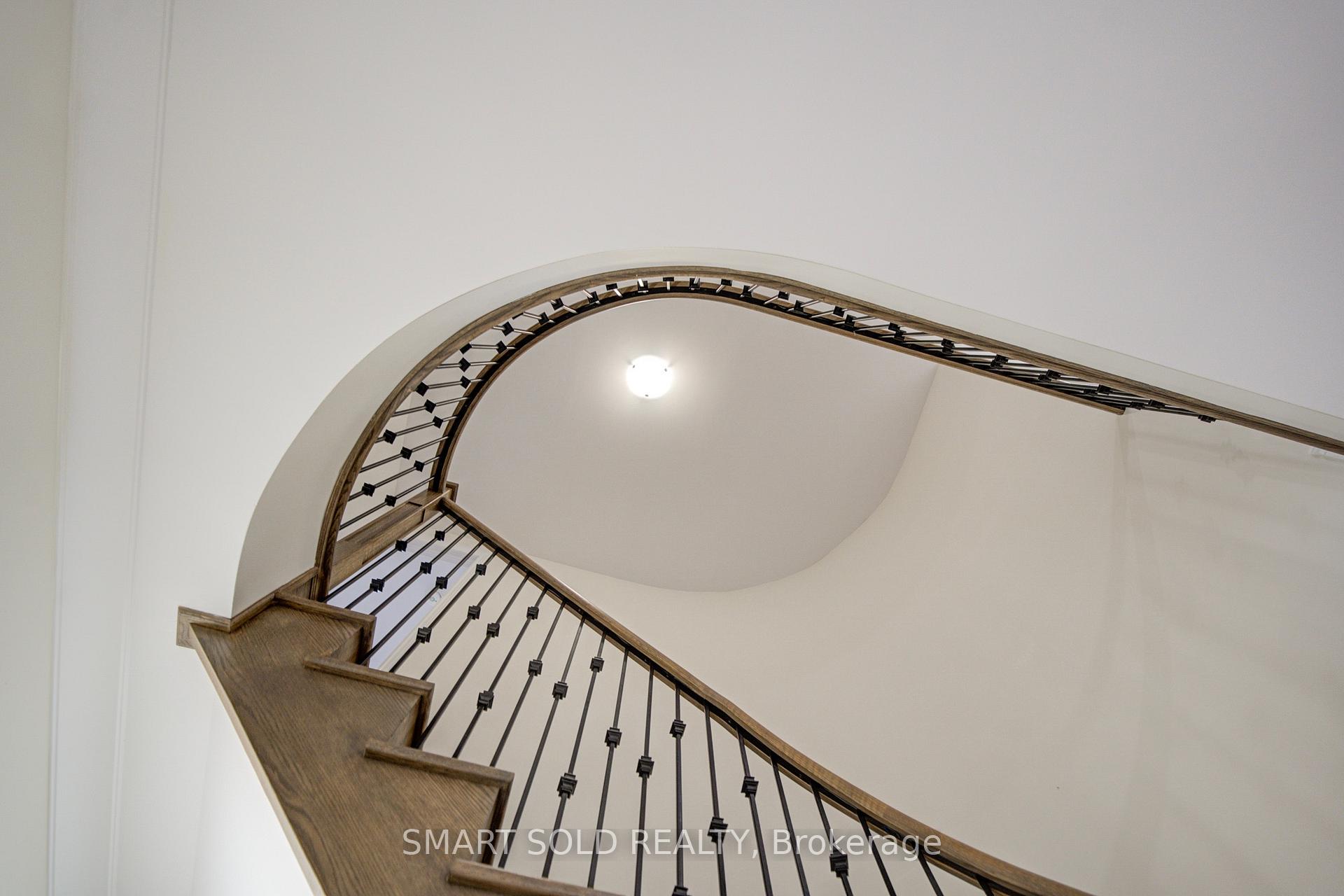Photo 11 of 2 Menotti Drive, Richmond Hill, Oak Ridges — HOMEH