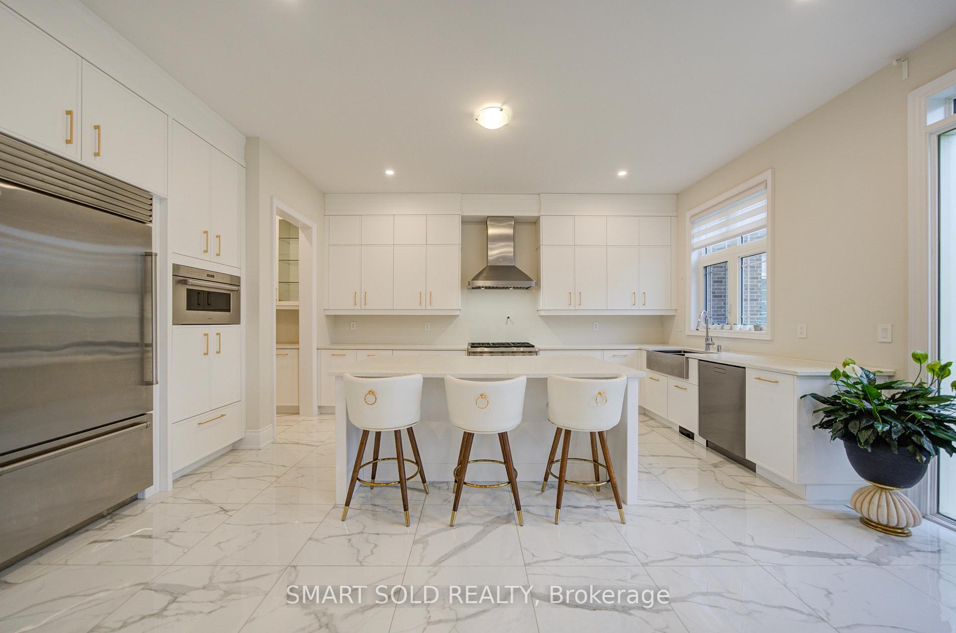 Photo 17 of 2 Menotti Drive, Richmond Hill, Oak Ridges — HOMEH