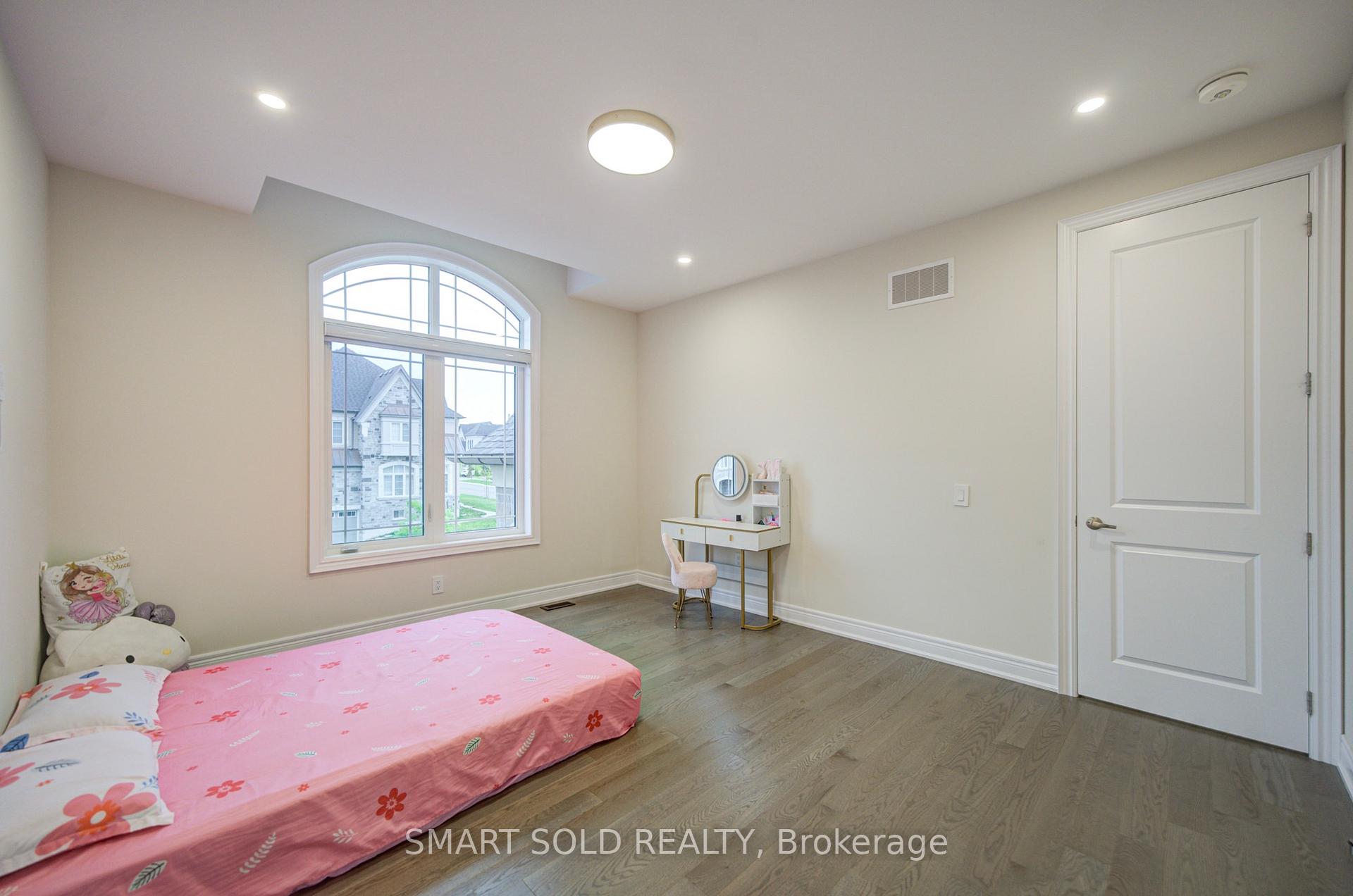 Photo 35 of 2 Menotti Drive, Richmond Hill, Oak Ridges — HOMEH