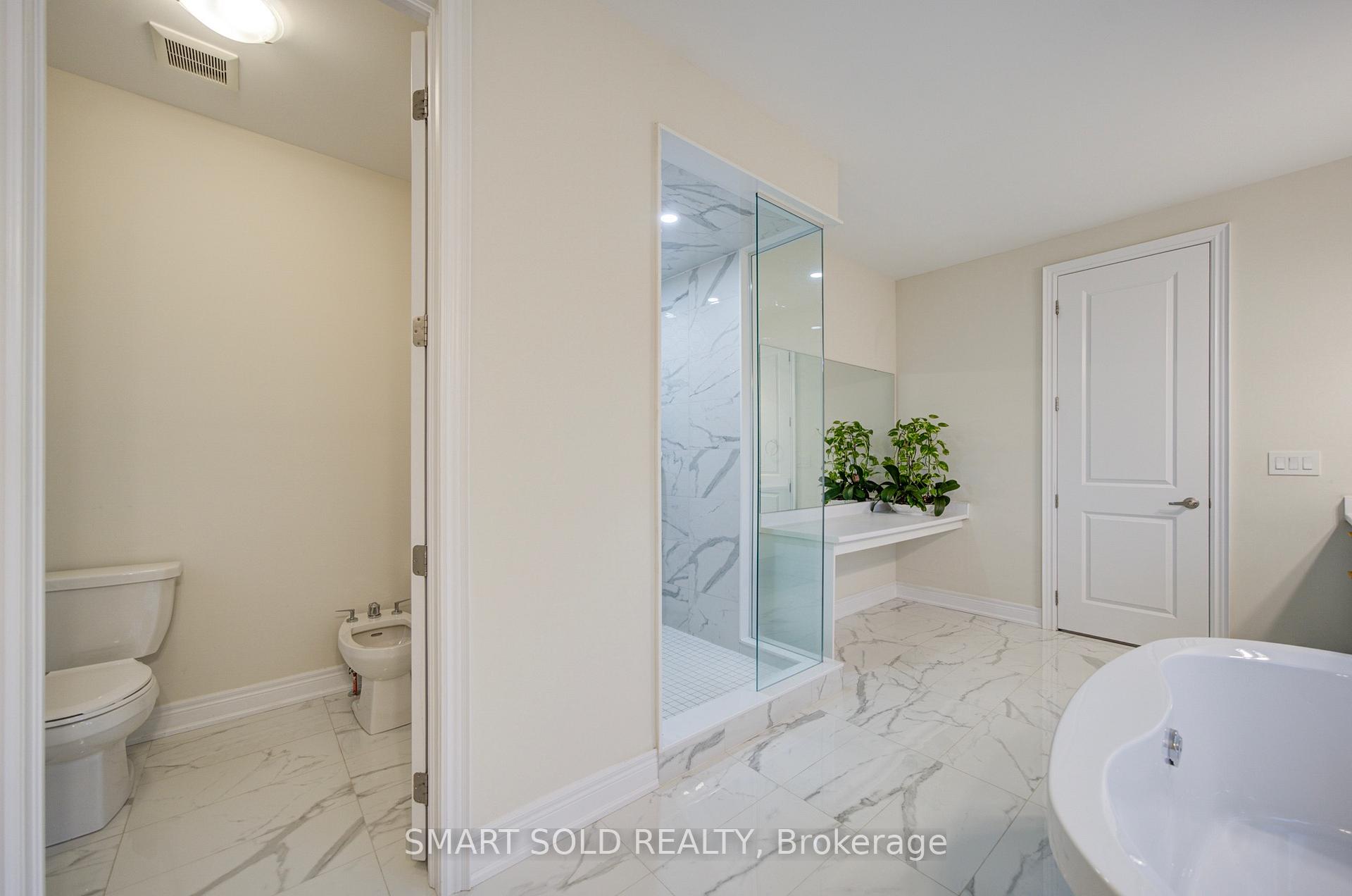 Photo 46 of 2 Menotti Drive, Richmond Hill, Oak Ridges — HOMEH