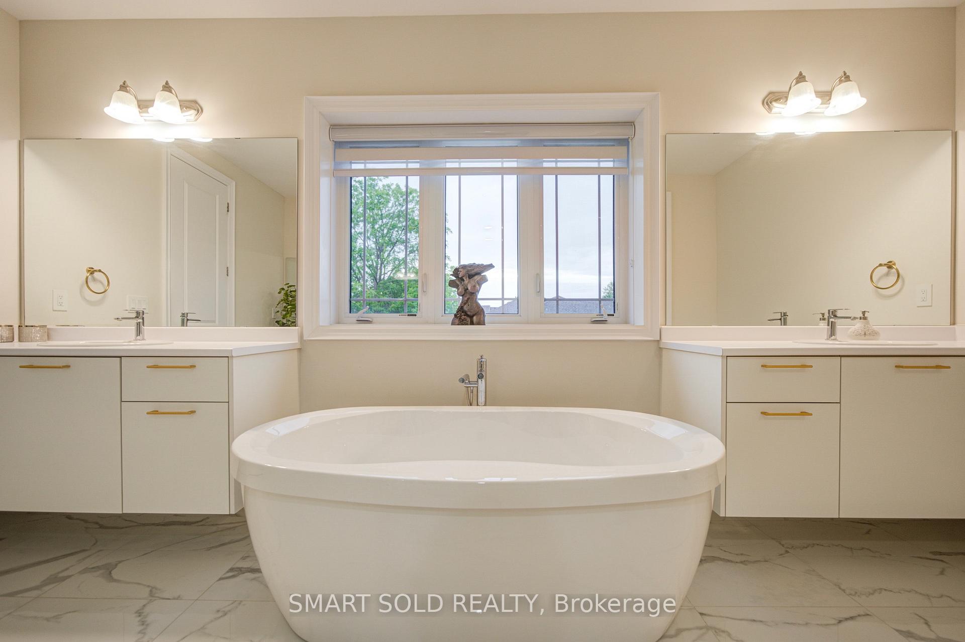 Photo 47 of 2 Menotti Drive, Richmond Hill, Oak Ridges — HOMEH