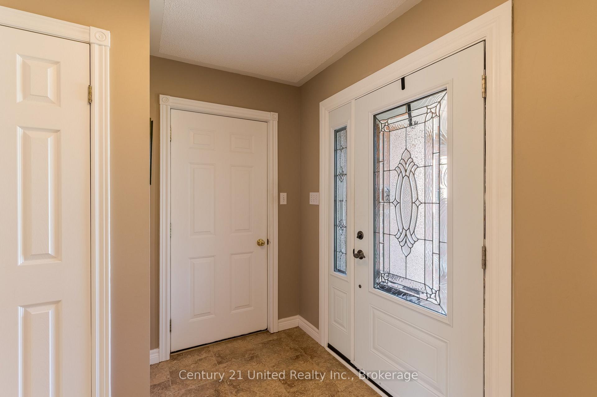 Photo 4 of 1441 Hetherington Drive, Peterborough, Northcrest Ward 5 — HOMEH