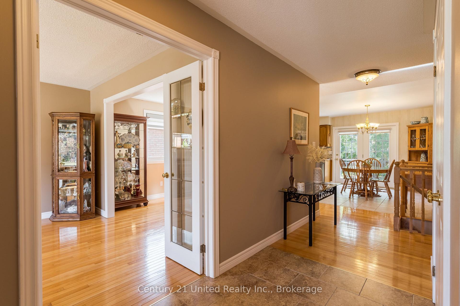 Photo 13 of 1441 Hetherington Drive, Peterborough, Northcrest Ward 5 — HOMEH