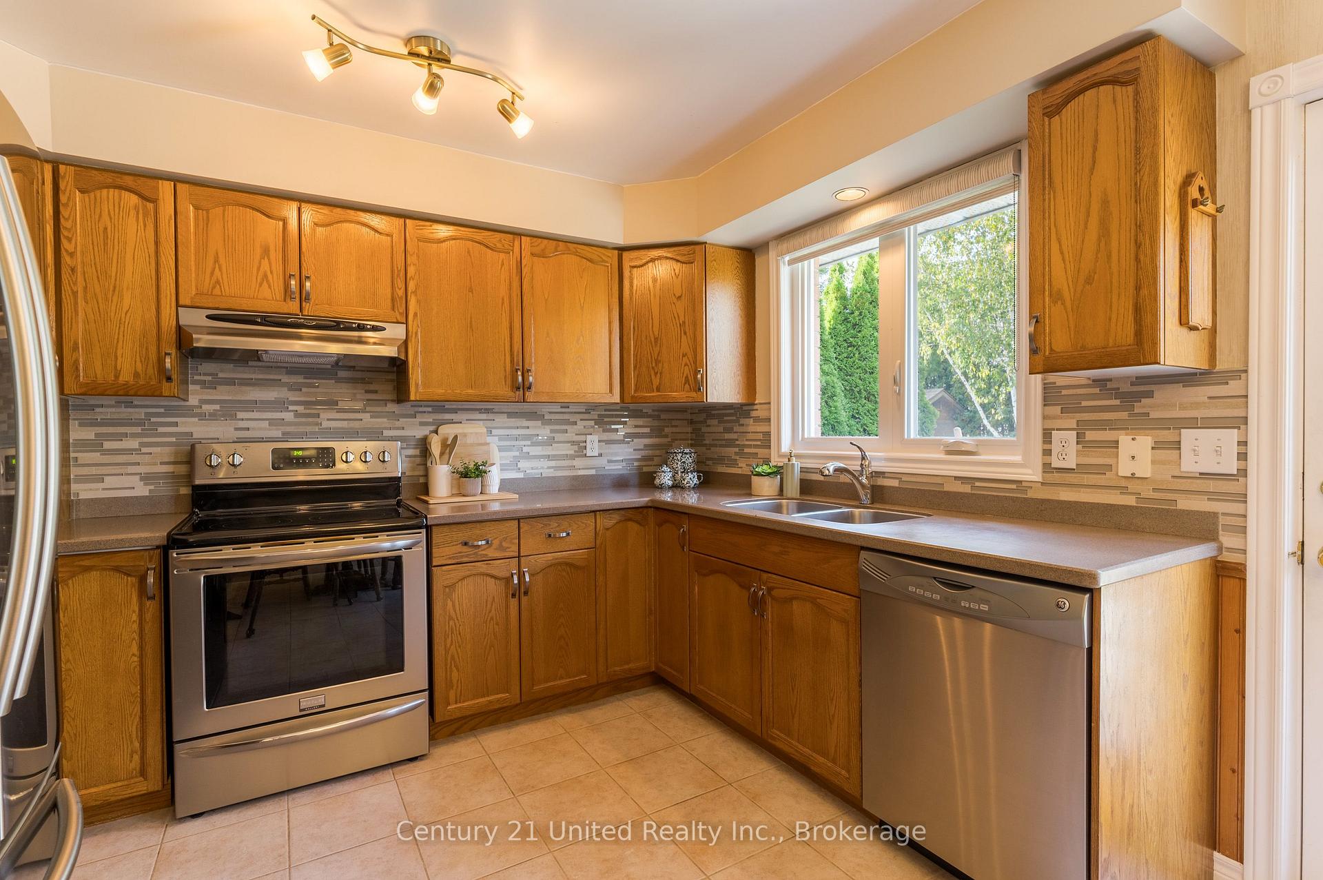 Photo 17 of 1441 Hetherington Drive, Peterborough, Northcrest Ward 5 — HOMEH