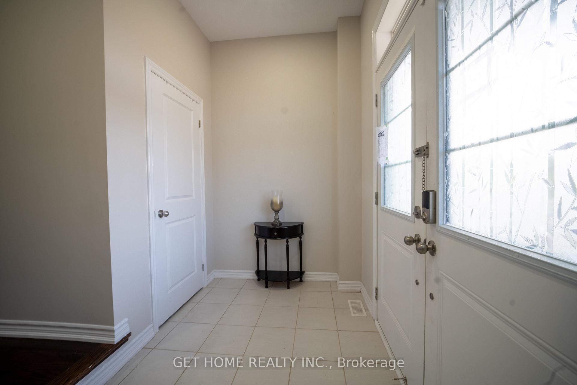 Photo 5 of 24 Bachelor Street, Brampton, Northwest Brampton — HOMEH