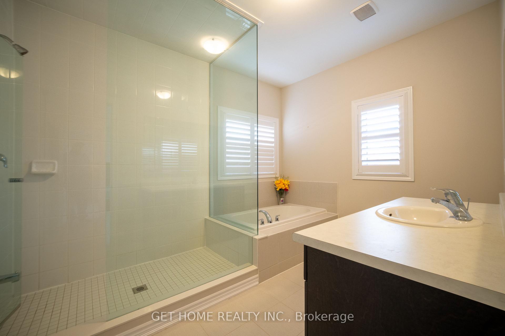 Photo 14 of 24 Bachelor Street, Brampton, Northwest Brampton — HOMEH