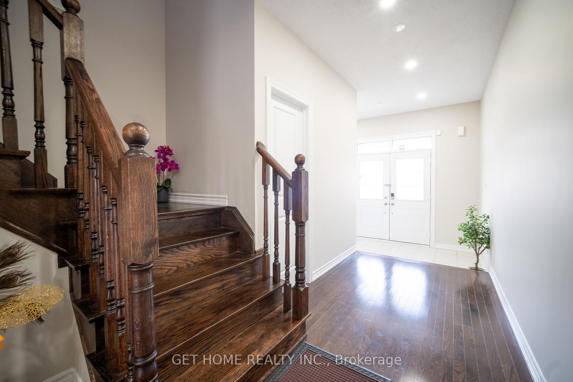 Photo 15 of 24 Bachelor Street, Brampton, Northwest Brampton — HOMEH