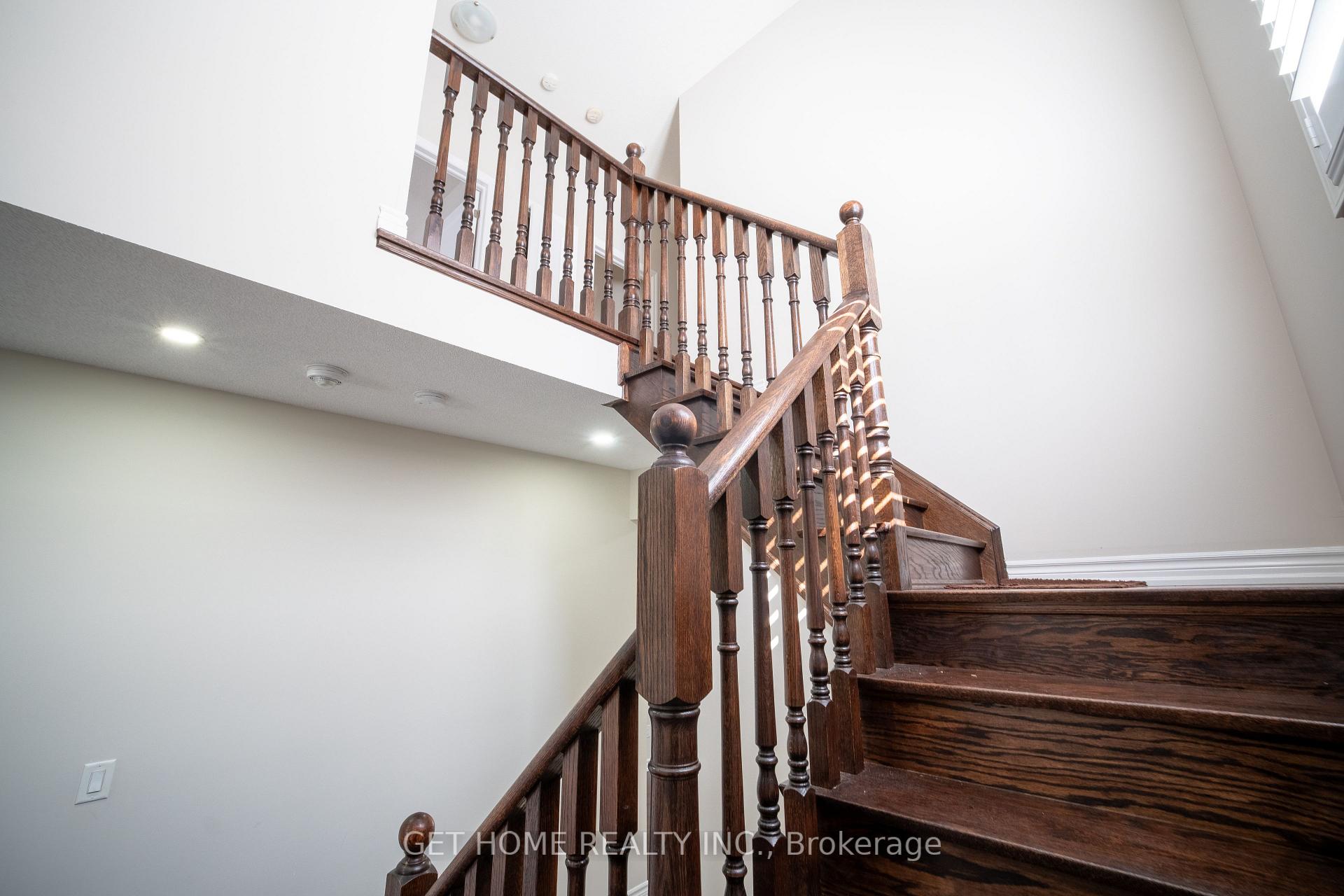 Photo 16 of 24 Bachelor Street, Brampton, Northwest Brampton — HOMEH