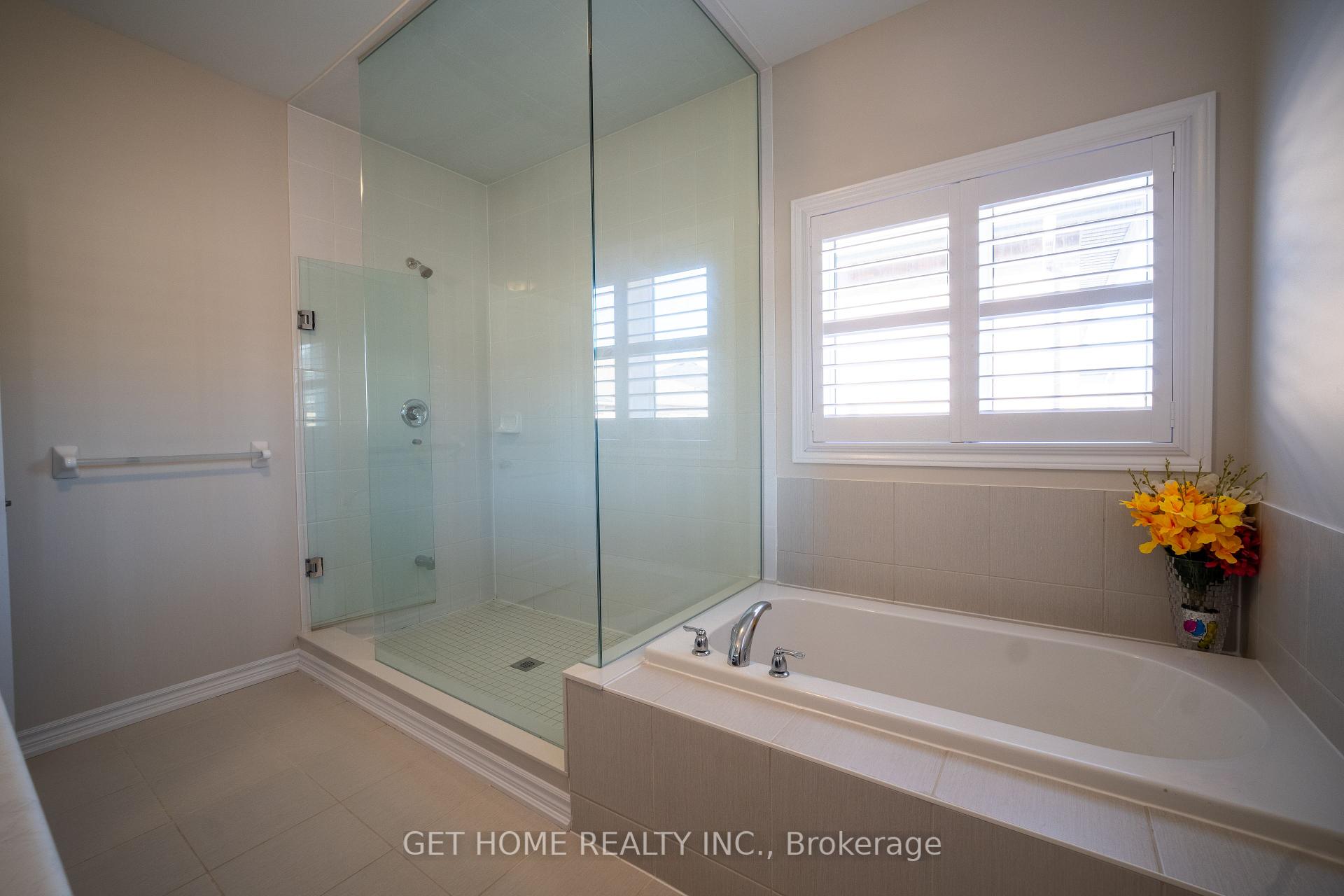 Photo 31 of 24 Bachelor Street, Brampton, Northwest Brampton — HOMEH
