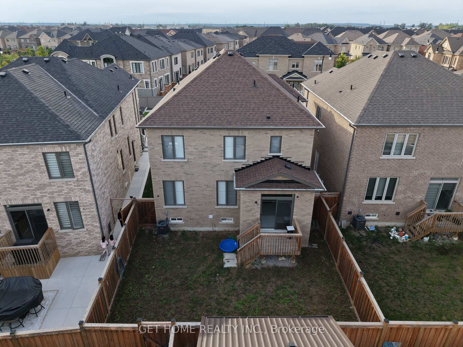 Photo 48 of 24 Bachelor Street, Brampton, Northwest Brampton — HOMEH