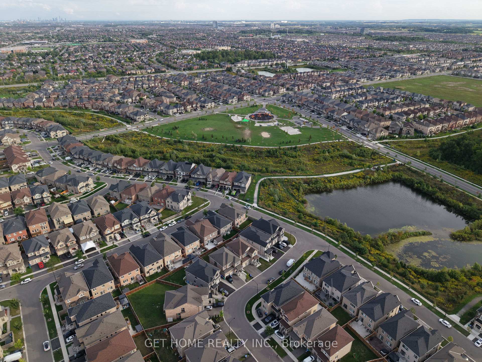Photo 45 of 24 Bachelor Street, Brampton, Northwest Brampton — HOMEH