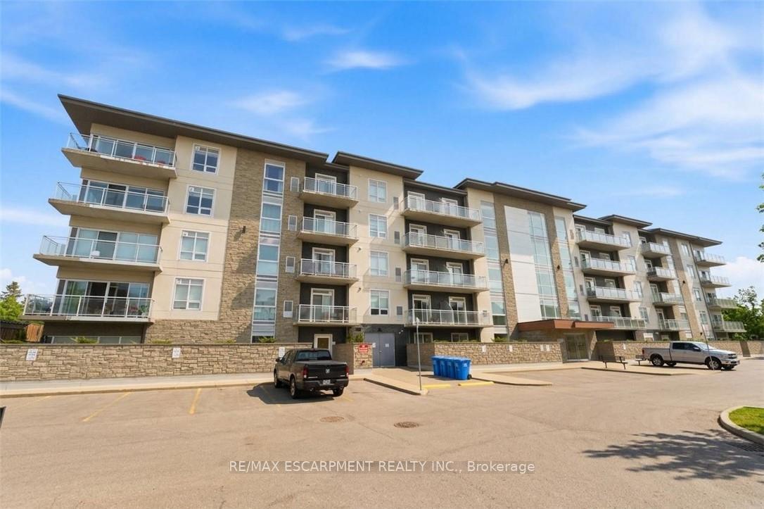 Photo 2 of Unit 413, 16 Markle Crescent, Hamilton, Ancaster — HOMEH