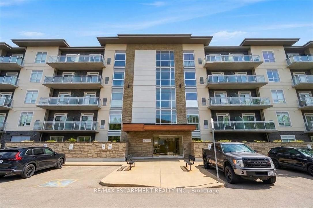 Photo 7 of Unit 413, 16 Markle Crescent, Hamilton, Ancaster — HOMEH