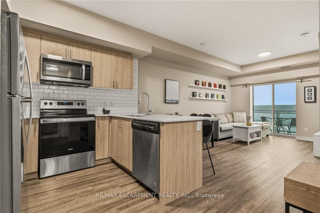 Photo 10 of Unit 413, 16 Markle Crescent, Hamilton, Ancaster — HOMEH