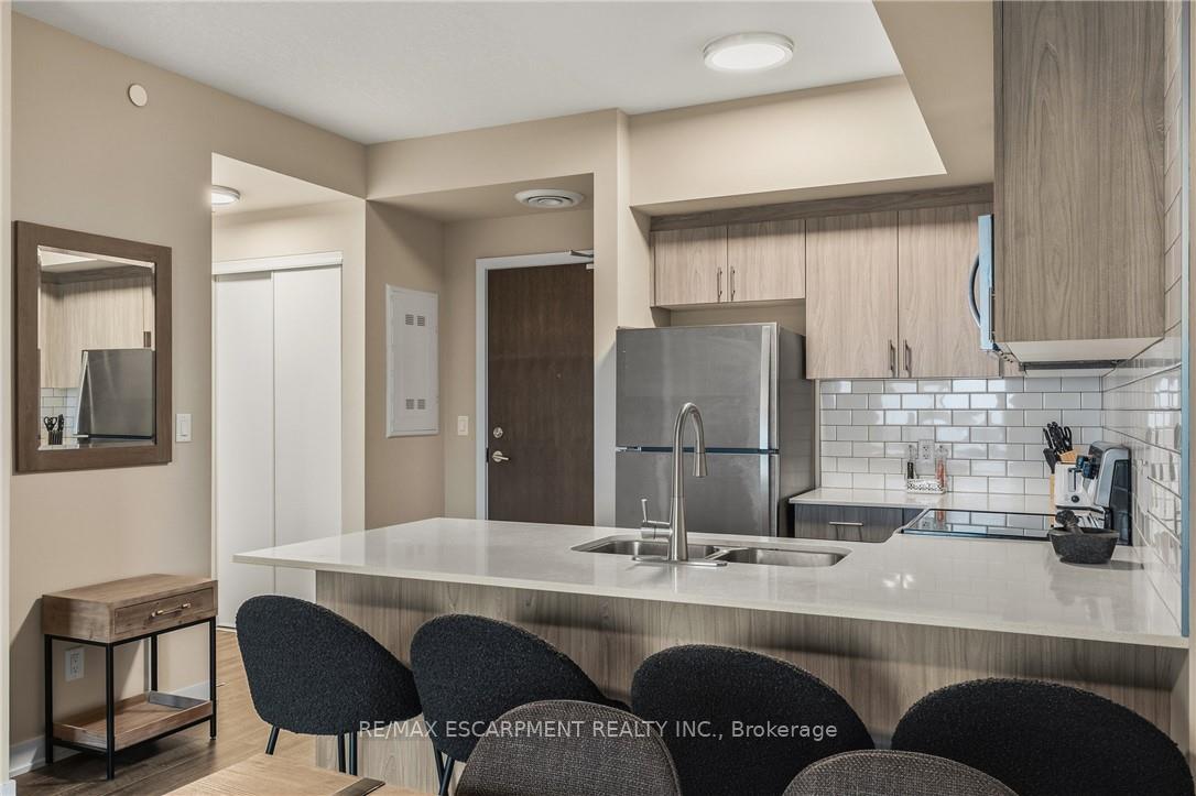 Photo 16 of Unit 413, 16 Markle Crescent, Hamilton, Ancaster — HOMEH