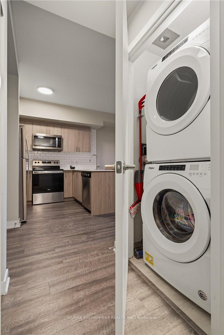 Photo 43 of Unit 413, 16 Markle Crescent, Hamilton, Ancaster — HOMEH