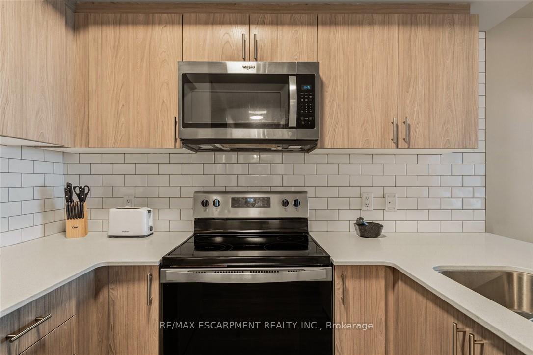Photo 73 of Unit 413, 16 Markle Crescent, Hamilton, Ancaster — HOMEH