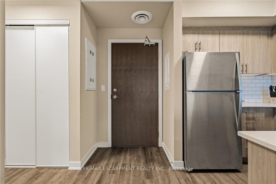 Photo 79 of Unit 413, 16 Markle Crescent, Hamilton, Ancaster — HOMEH