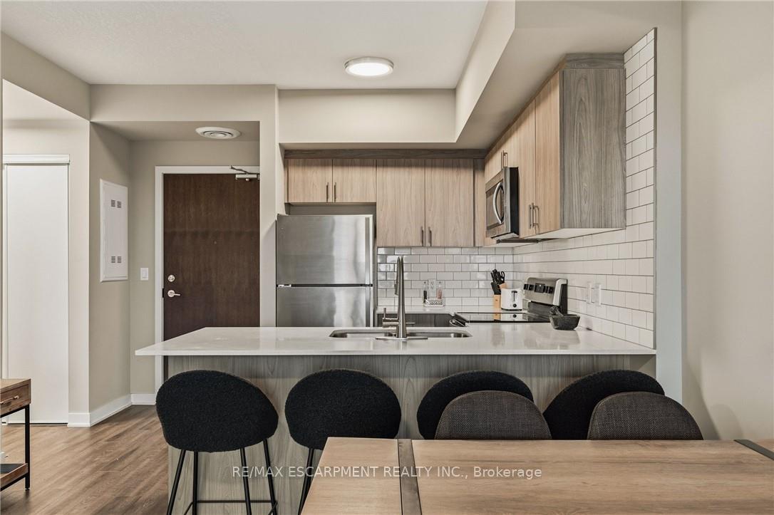 Photo 82 of Unit 413, 16 Markle Crescent, Hamilton, Ancaster — HOMEH