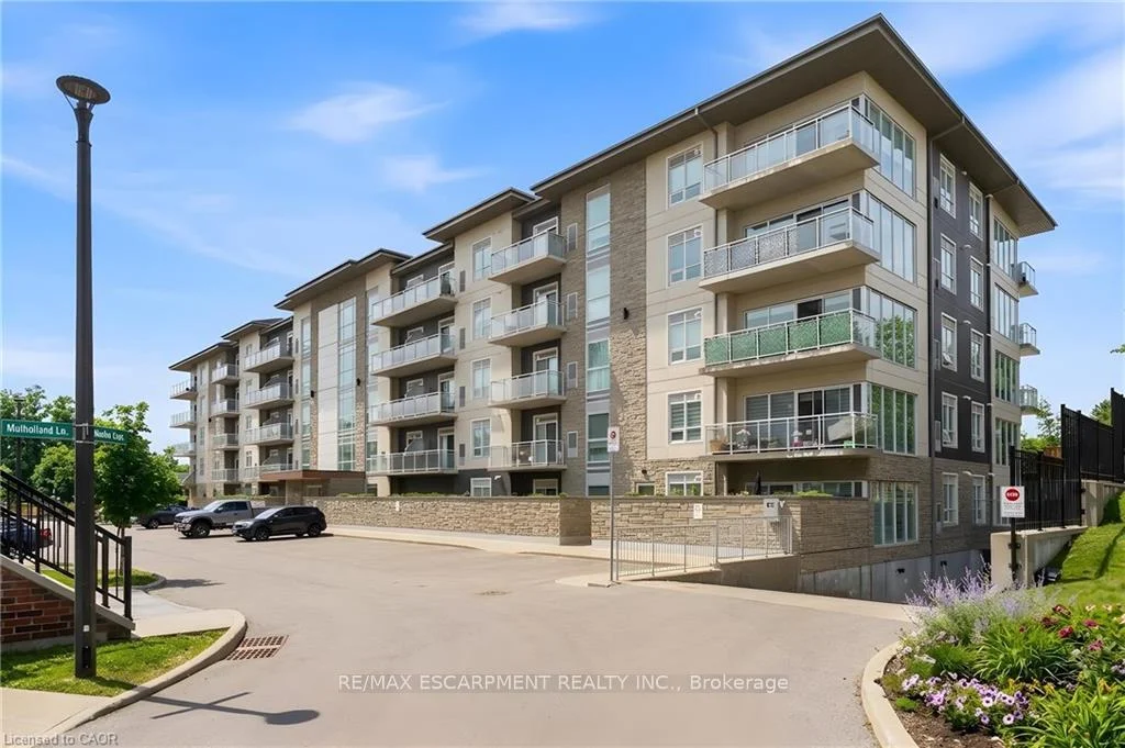 Photo 3 of Unit 413, 16 Markle Crescent, Hamilton, Ancaster — HOMEH