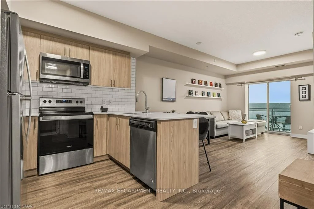 Photo 5 of Unit 413, 16 Markle Crescent, Hamilton, Ancaster — HOMEH