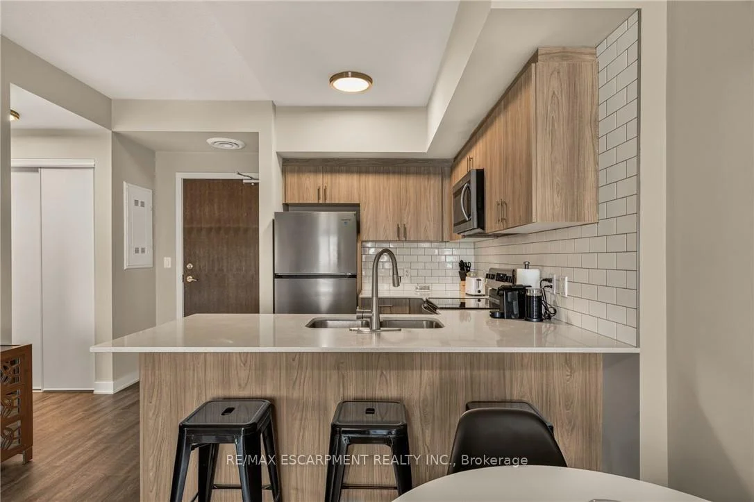 Photo 21 of Unit 413, 16 Markle Crescent, Hamilton, Ancaster — HOMEH