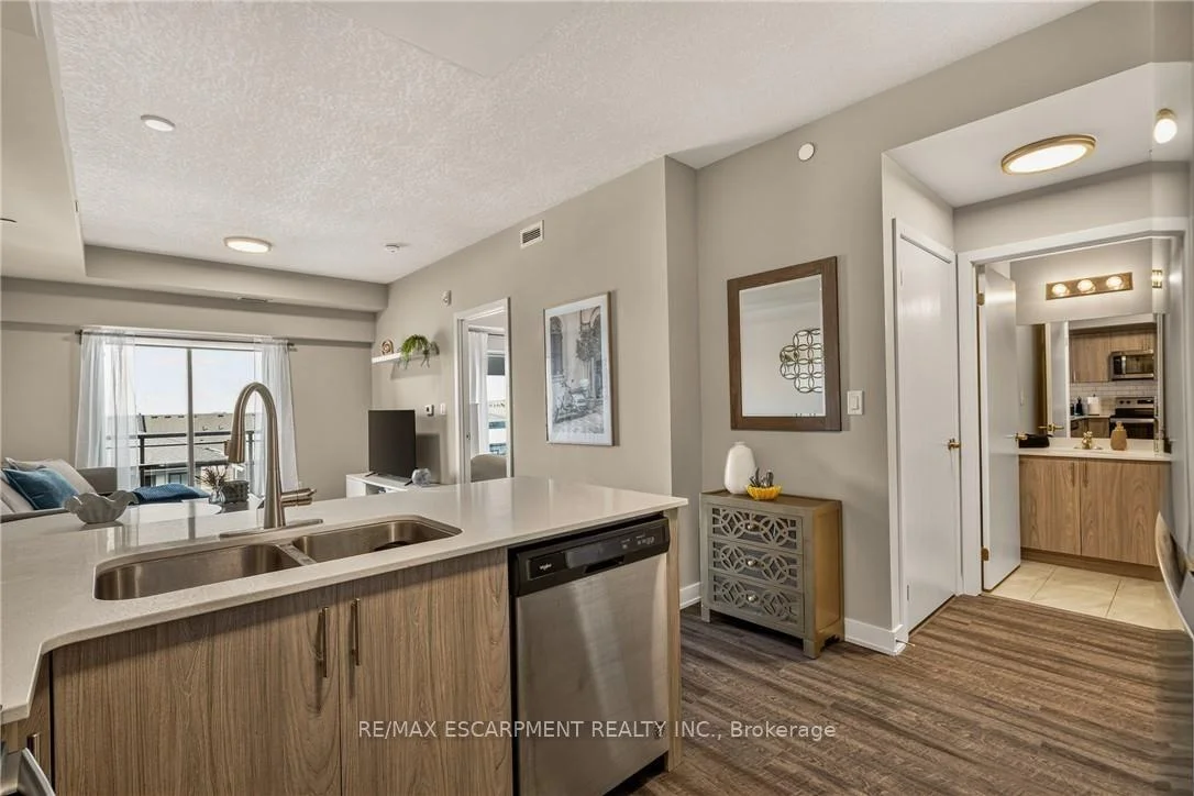 Photo 27 of Unit 413, 16 Markle Crescent, Hamilton, Ancaster — HOMEH