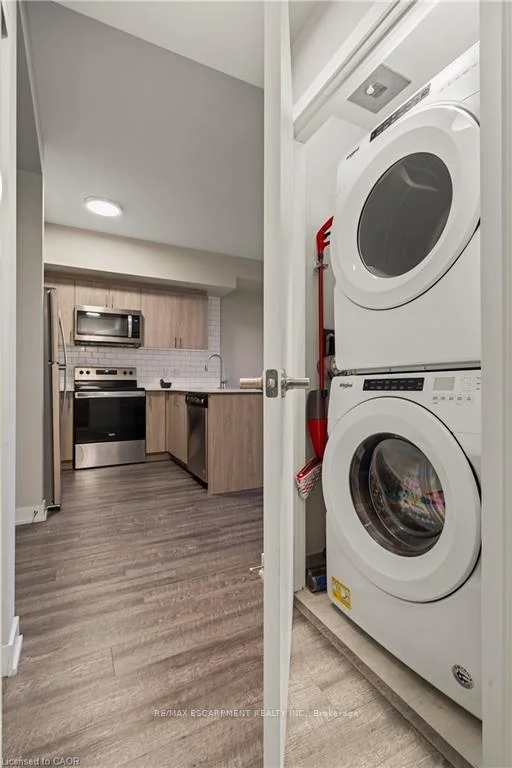 Photo 32 of Unit 413, 16 Markle Crescent, Hamilton, Ancaster — HOMEH