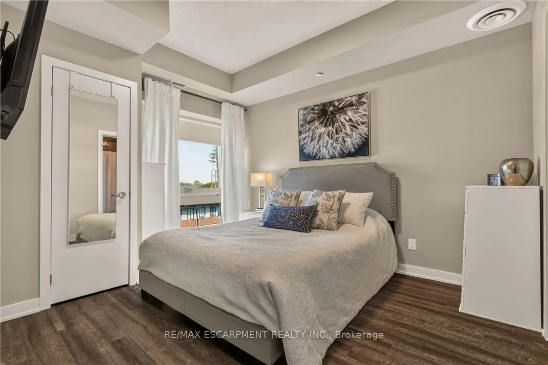 Photo 51 of Unit 413, 16 Markle Crescent, Hamilton, Ancaster — HOMEH