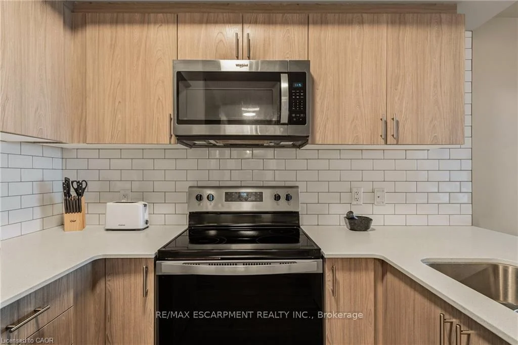 Photo 65 of Unit 413, 16 Markle Crescent, Hamilton, Ancaster — HOMEH