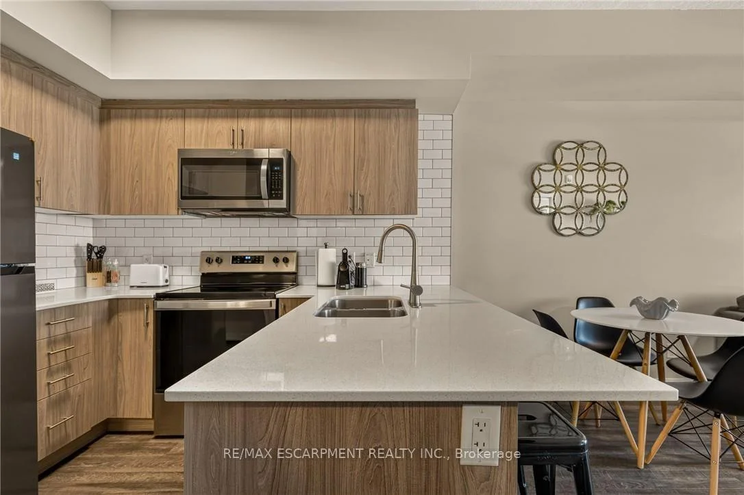 Photo 75 of Unit 413, 16 Markle Crescent, Hamilton, Ancaster — HOMEH
