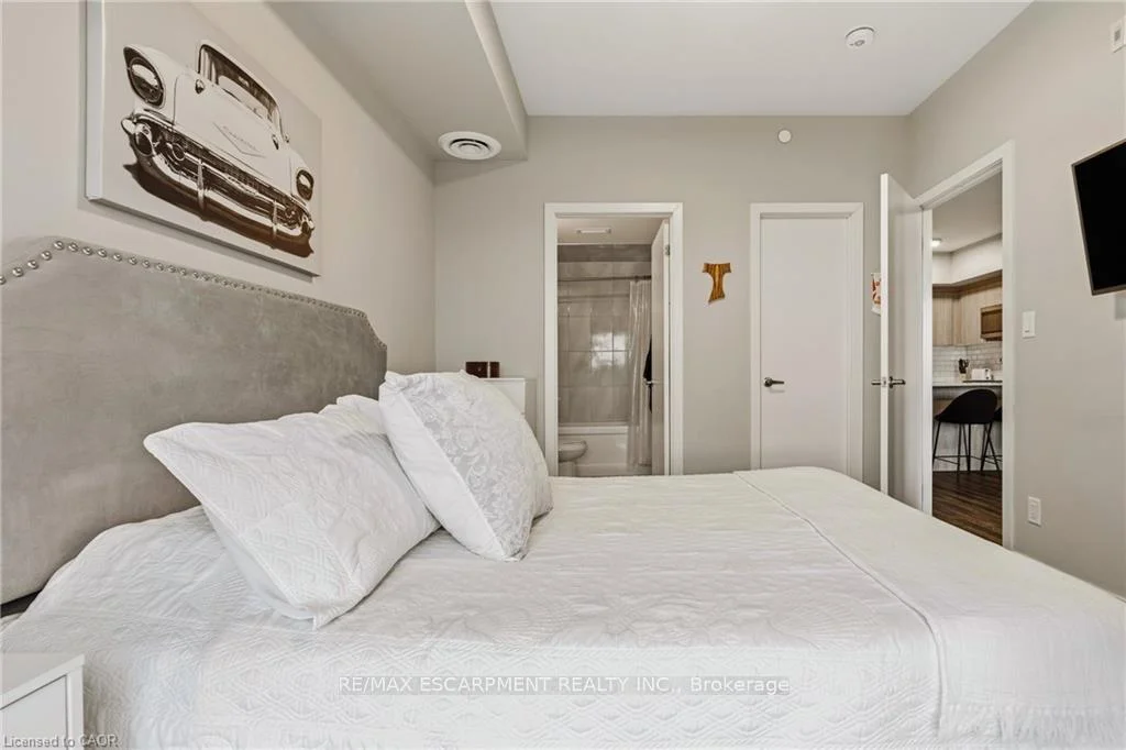 Photo 95 of Unit 413, 16 Markle Crescent, Hamilton, Ancaster — HOMEH